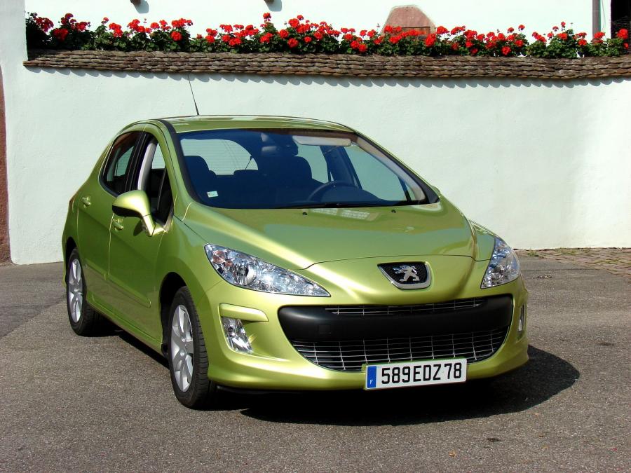  Peugeot 308 5-Door 2008 года  (фото 4 из 21)